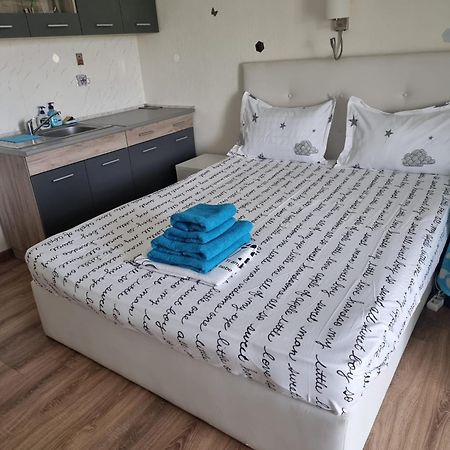 Blaxy Resort Stefi Cu Acces La Piscine Gratuit Douăzeci şi Trei August Exterior foto