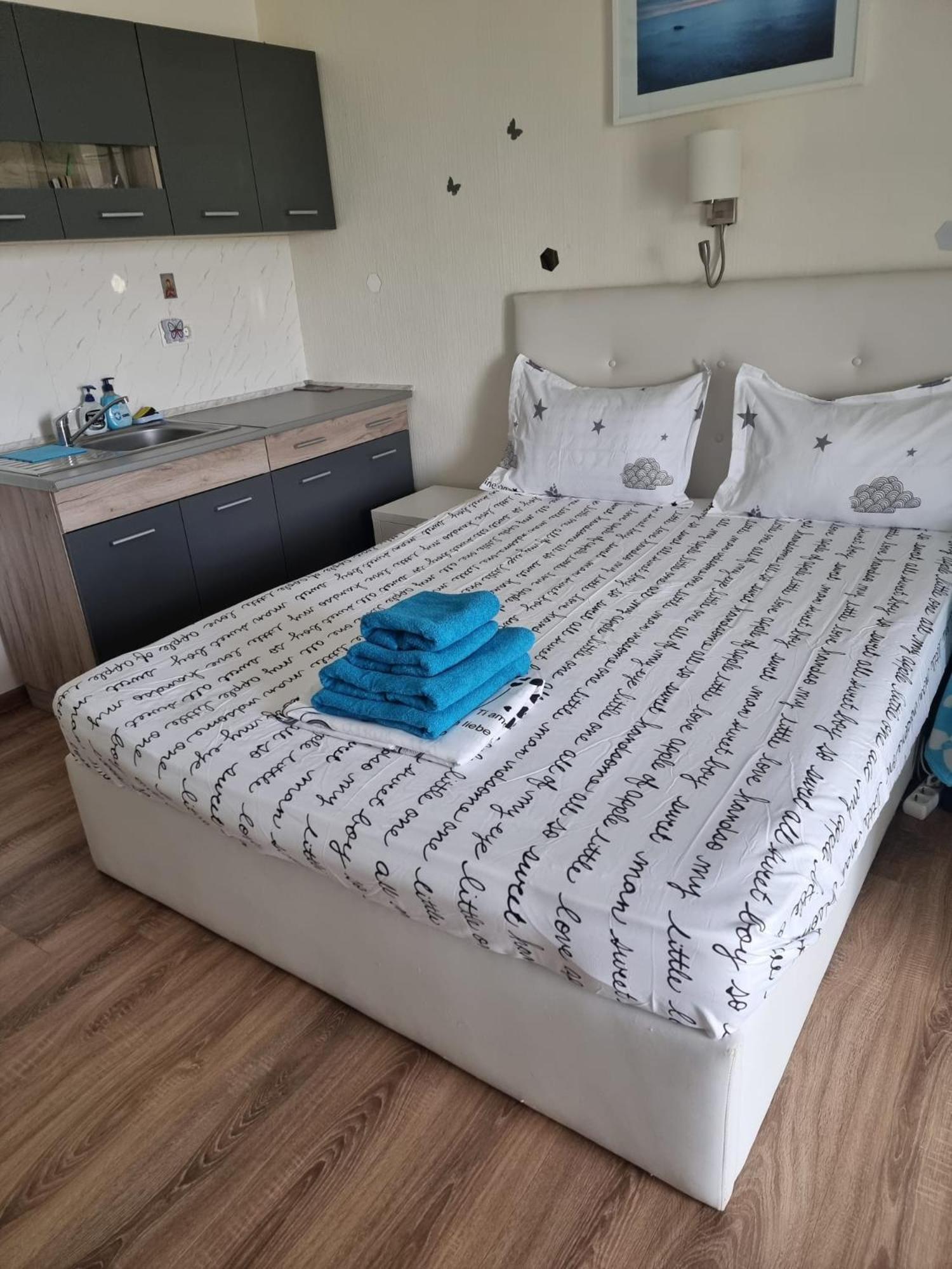 Blaxy Resort Stefi Cu Acces La Piscine Gratuit Douăzeci şi Trei August Exterior foto